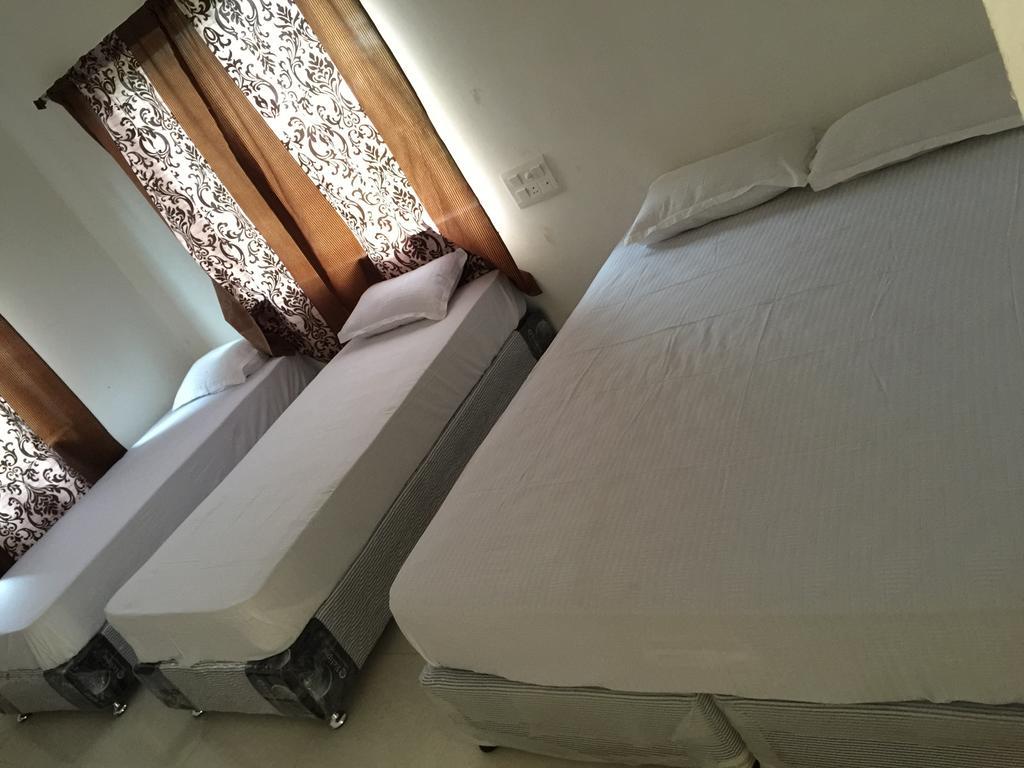 ホテル Lotus Residency ブッダガヤ エクステリア 写真
